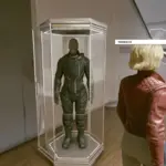 Skully's Suit Display Cases V1.0