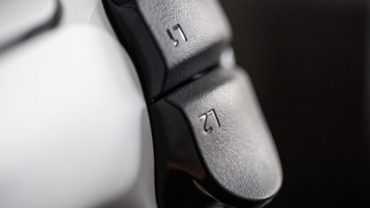 DualSense-5-Adaptive-Triggers-1024x1024-1