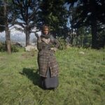 Sadie-Adler-in-Abigails-Outfits2