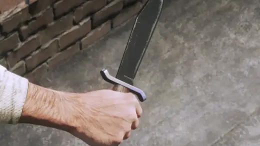 uncles-knife-with-customizable-option-932x1024-1