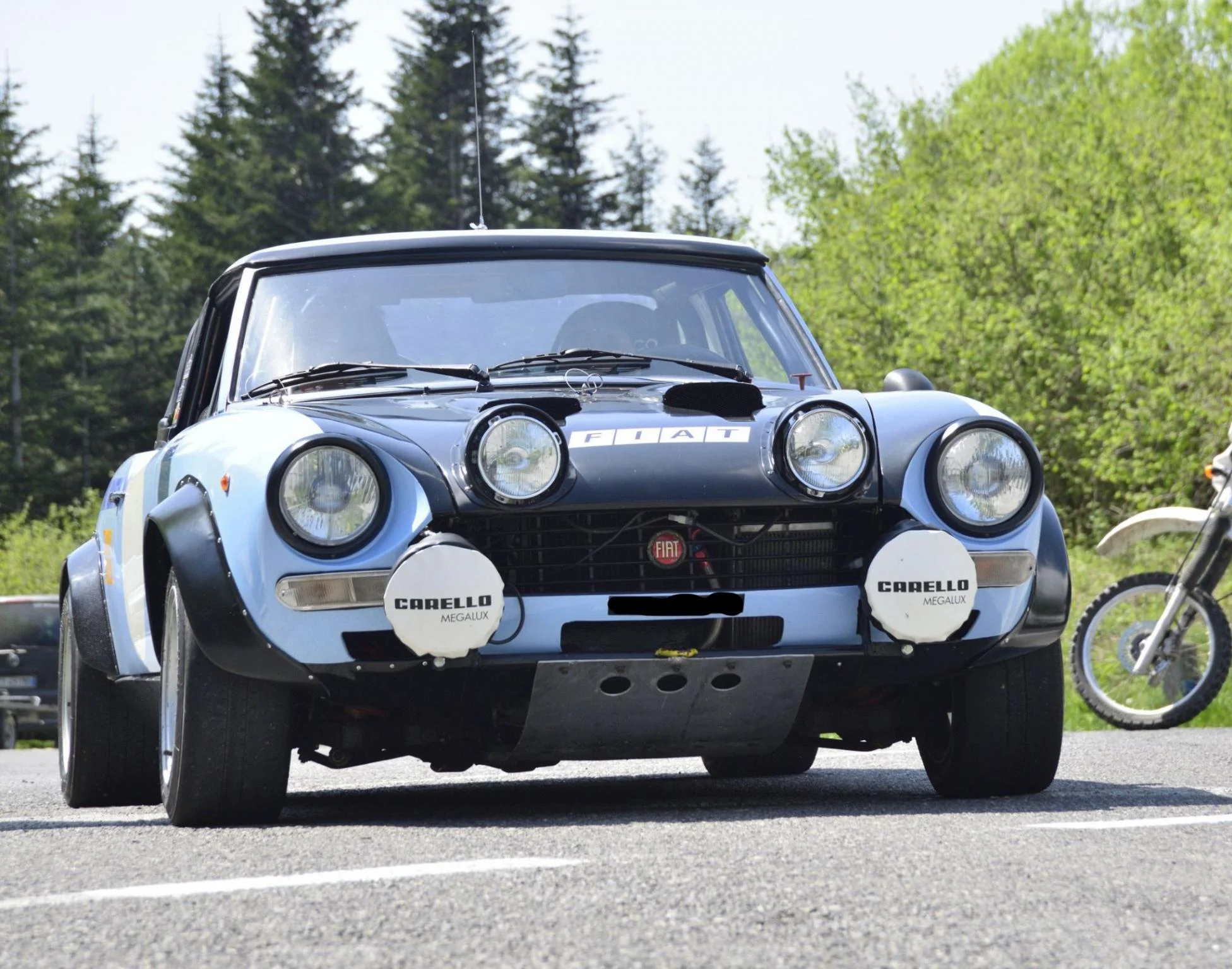 Fiat 124 Abarth White red3
